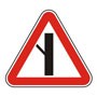 Знак 2.3.5 Примыкание второстепенной дороги.